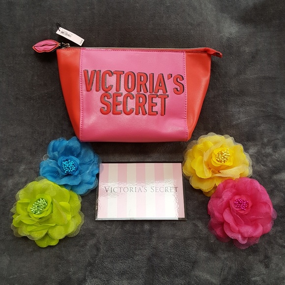 Victoria's Secret Handbags - 👝💄💅🏽👄Victoria's Secret Bag👄💄💅🏽👝